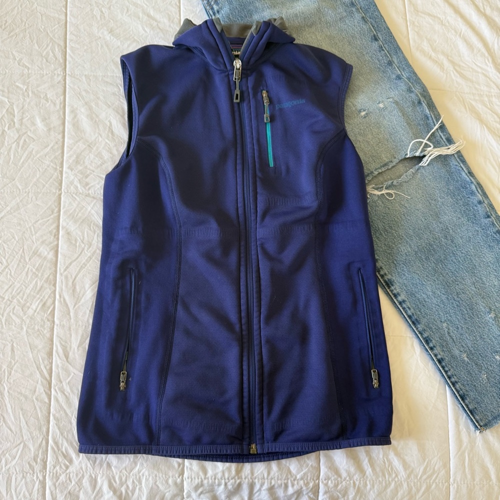 Patagonia Navy and Gray Zip-Up Jacket Size xsmall - Picture 2 of 5